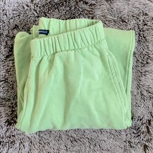 🕊brandy Melville rosas🕊